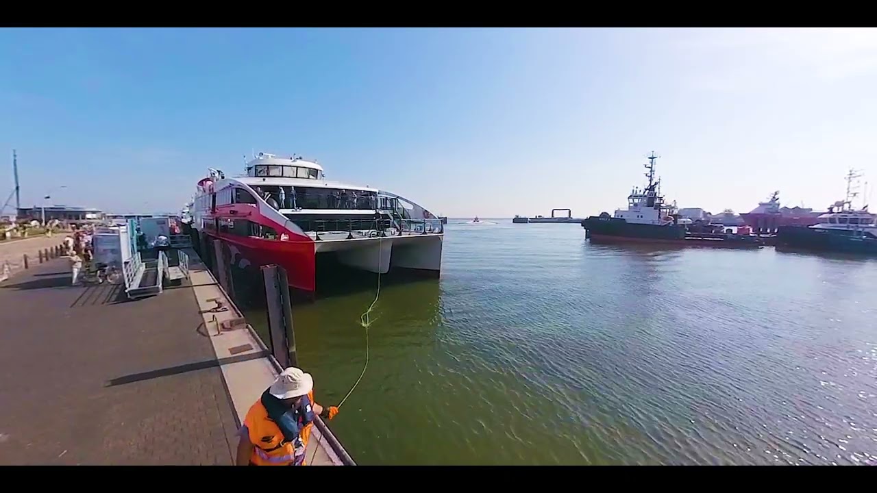 Schiffspotting im Cuxhaven Hafen | Faszinierende Schiffsbewegungen & Hafenaktivit&auml;ten