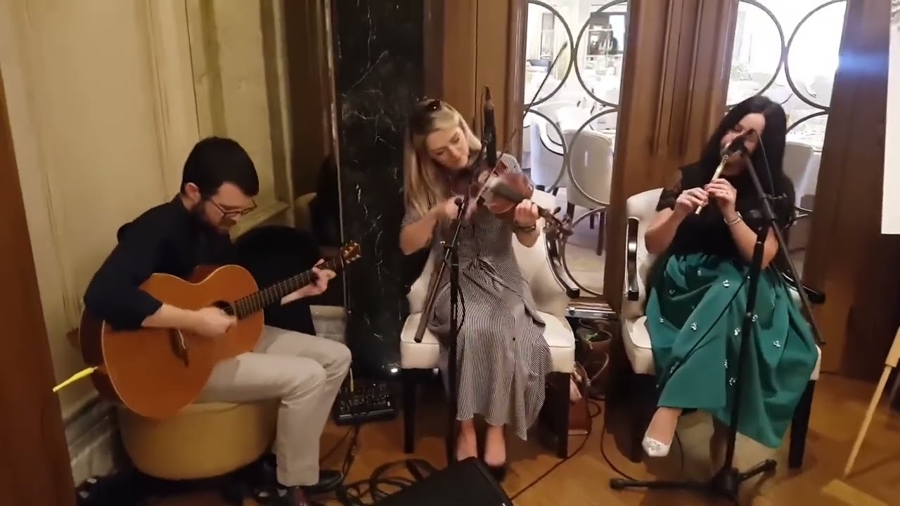 Irish Trad Session by Celtri – Lively Celtic Folk Music