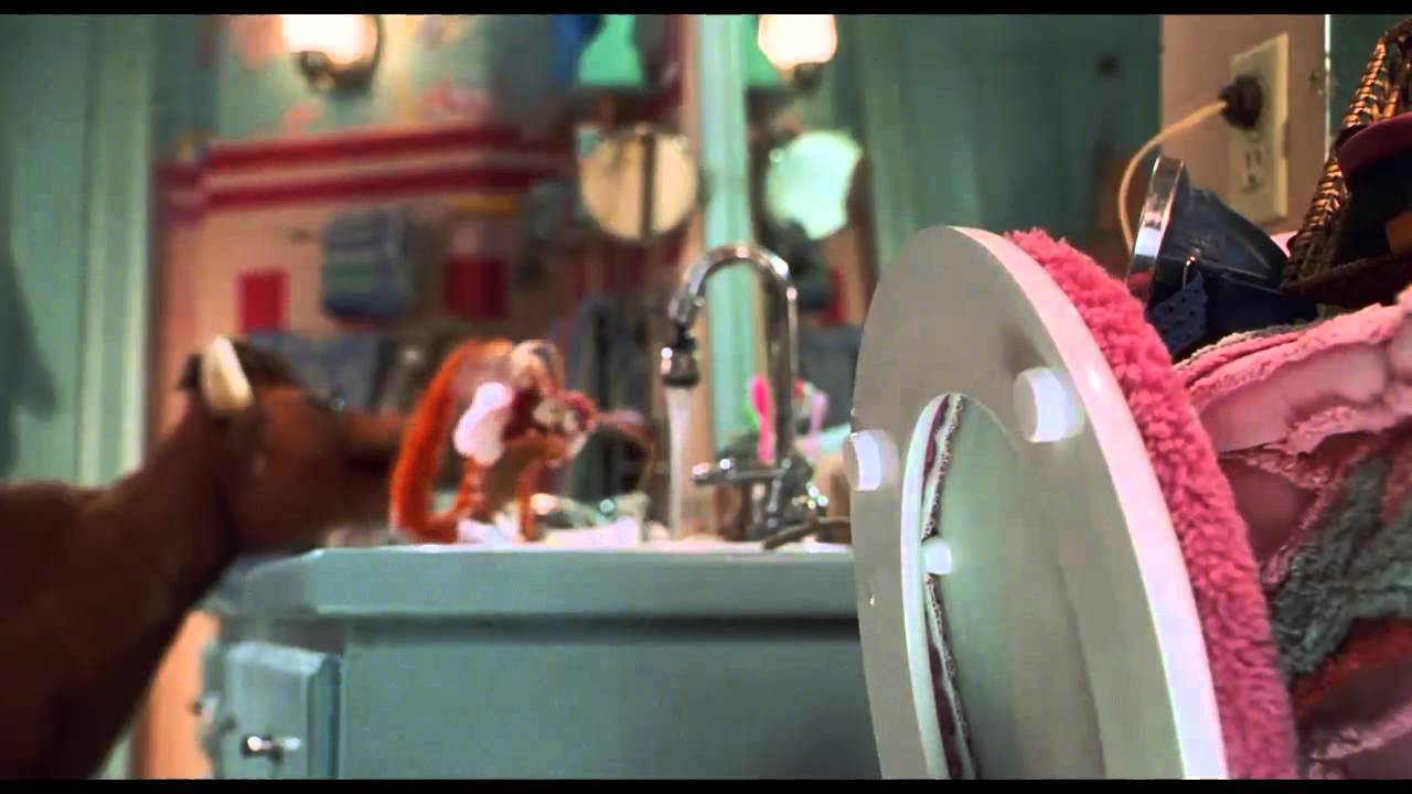 Muppets from space (1999) - Brick House