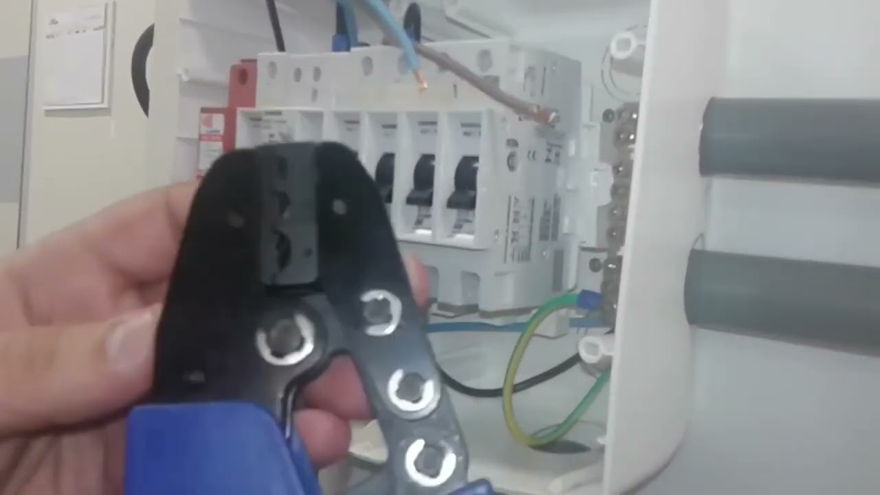 PRÁTICA DE COMO MONTAR UM QUADRO ELÉTRICO RESIDENCIAL!! DICAS E FERRAMENTAS