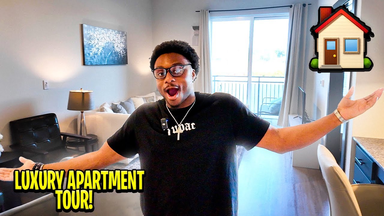 MOVING INTO MY FIRST APARTMENT!