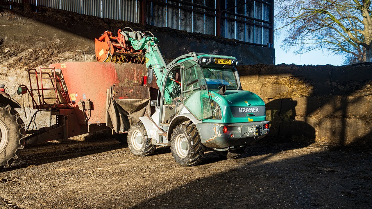 MF6480 & Troilet 20m3 Diet Feeder | Dairy Cattle morning Feeding