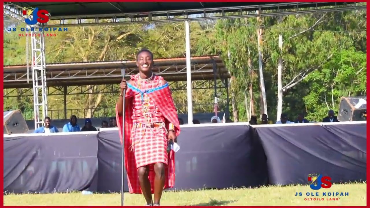 Mc Tajiri Showcasing the Dancing Styles In Various Places #trending #duet #maasai