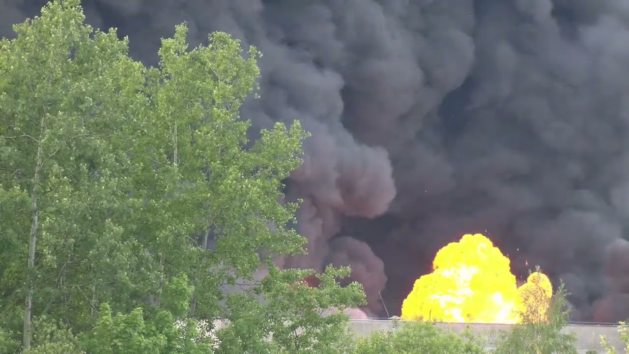 Pożar składowiska chemikaliów w Siemianowicach Śląskch