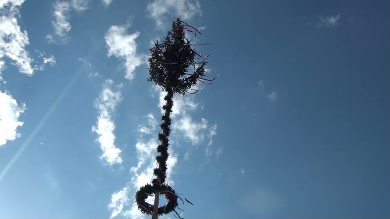 Maibaumaufstellen in Tragöß-St.Katharein