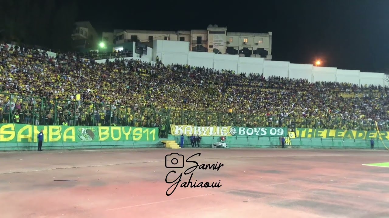 L’AMBIANCE DES ULTRAS DE LA JSKabylie VS USMA