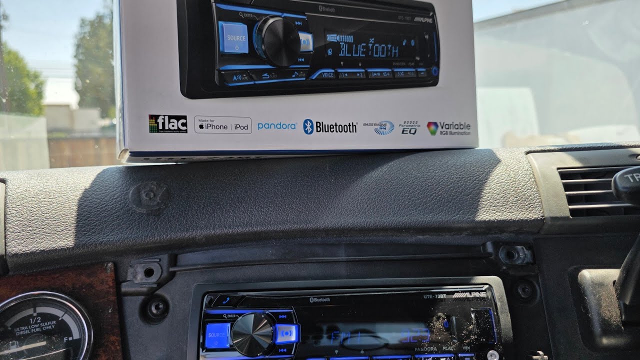 Installing Stereo / Alpine UTE-73BT on freightliner Cascadia