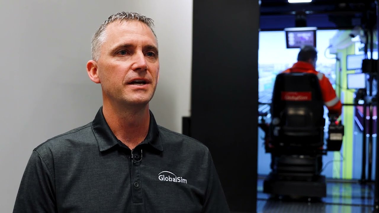Ocha investeert in nieuwe simulator voor straddle carrier chauffeurs