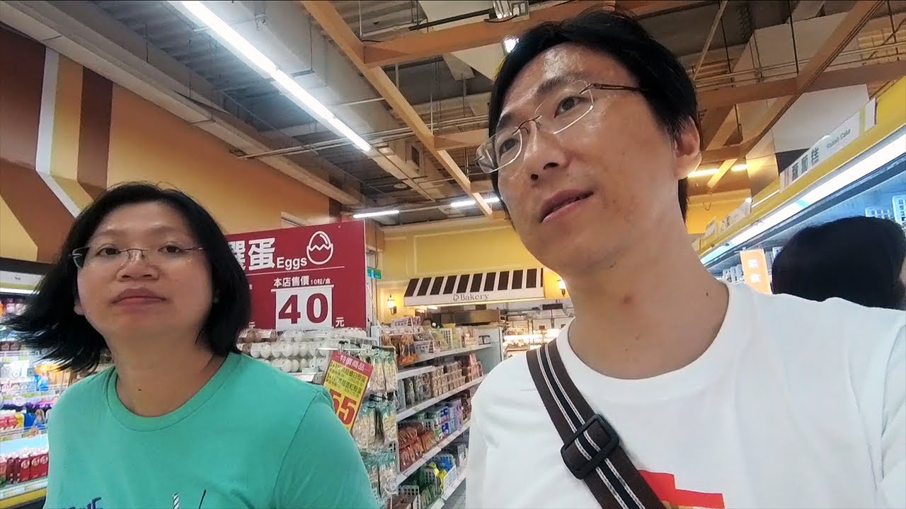 今天大賣場每個人都卯起來買!｜在愛買湊2000元居然這麼難?｜隨手拍