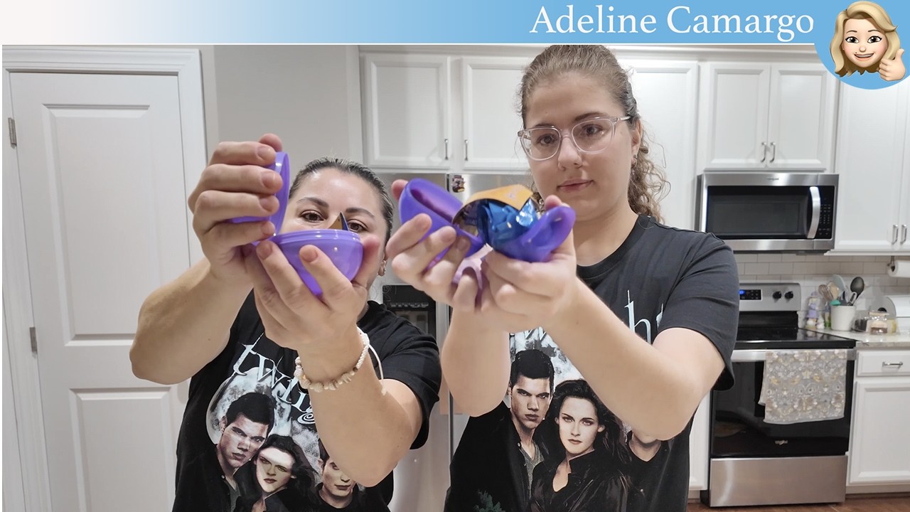 Abrimos bola surpresa do stitch e finalmente completamos a coleção! @AdelineCamargo