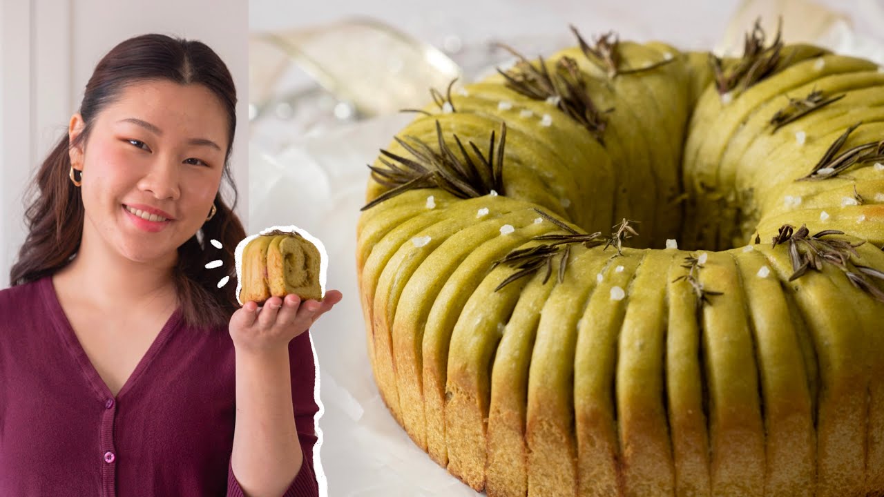 Holiday Party Bread Wreath | Pesto & Cheese Filling