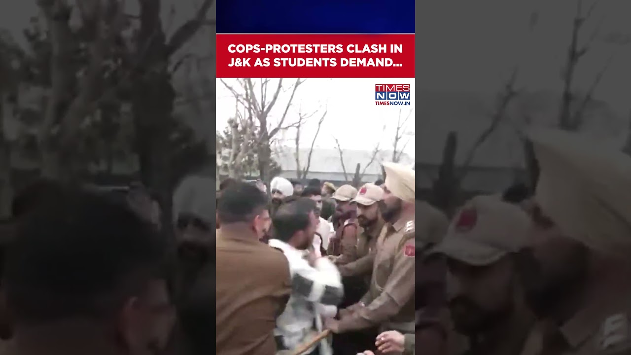 J&K: Lae Students Hold Protest Demanding National Law University In Jammu #shorts