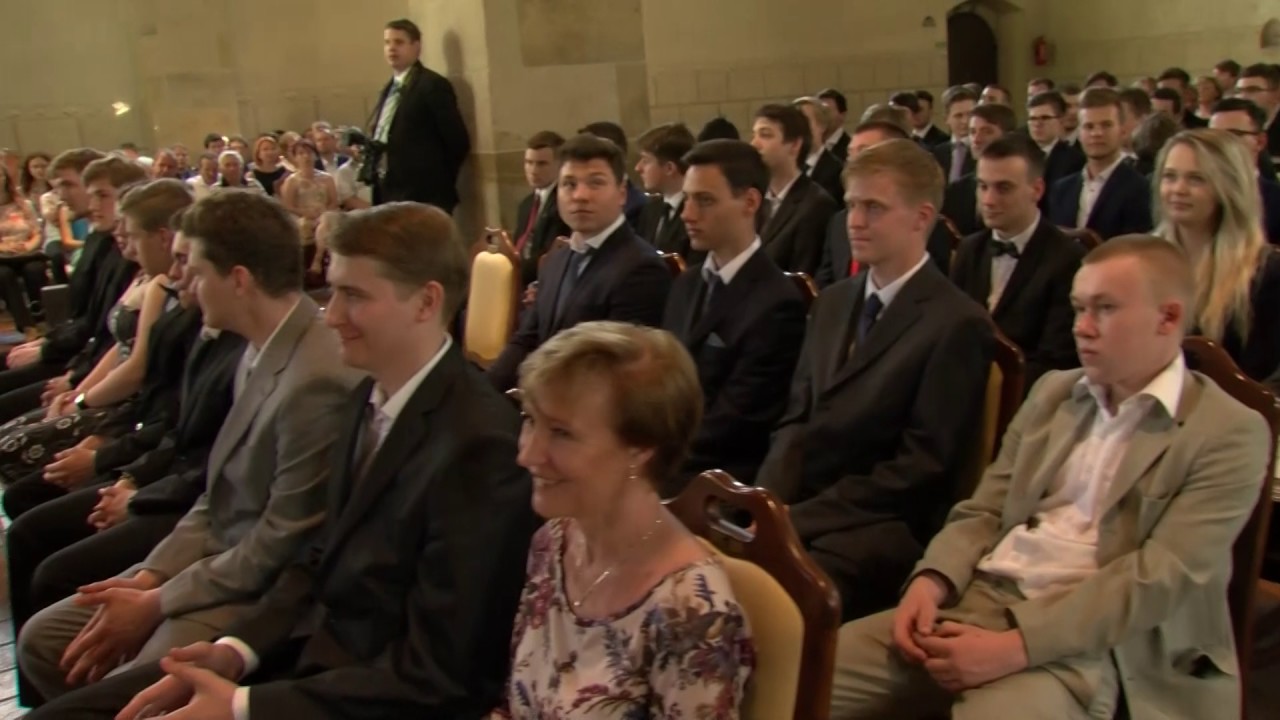 Předávání maturitních vysvědčení v Betlémské kapli