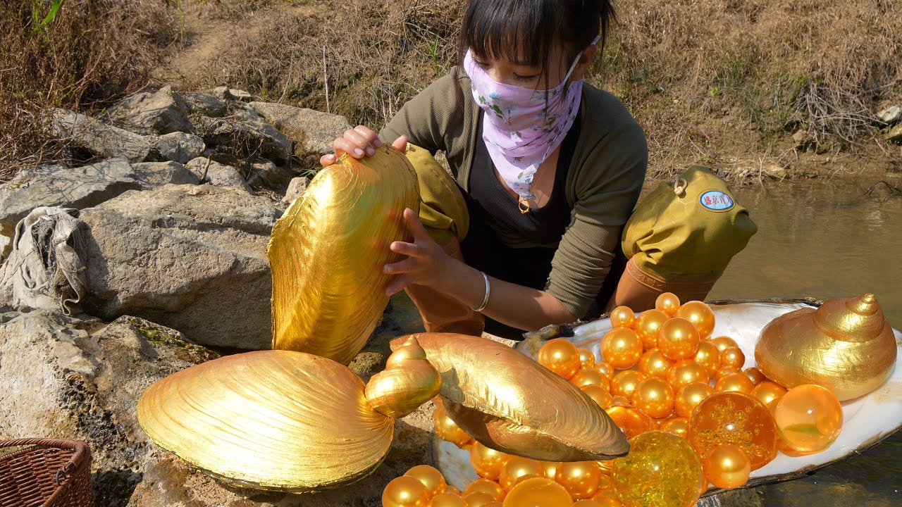 The girl searches for treasure and gains huge wealth，Opening the golden clam is full of golden beads