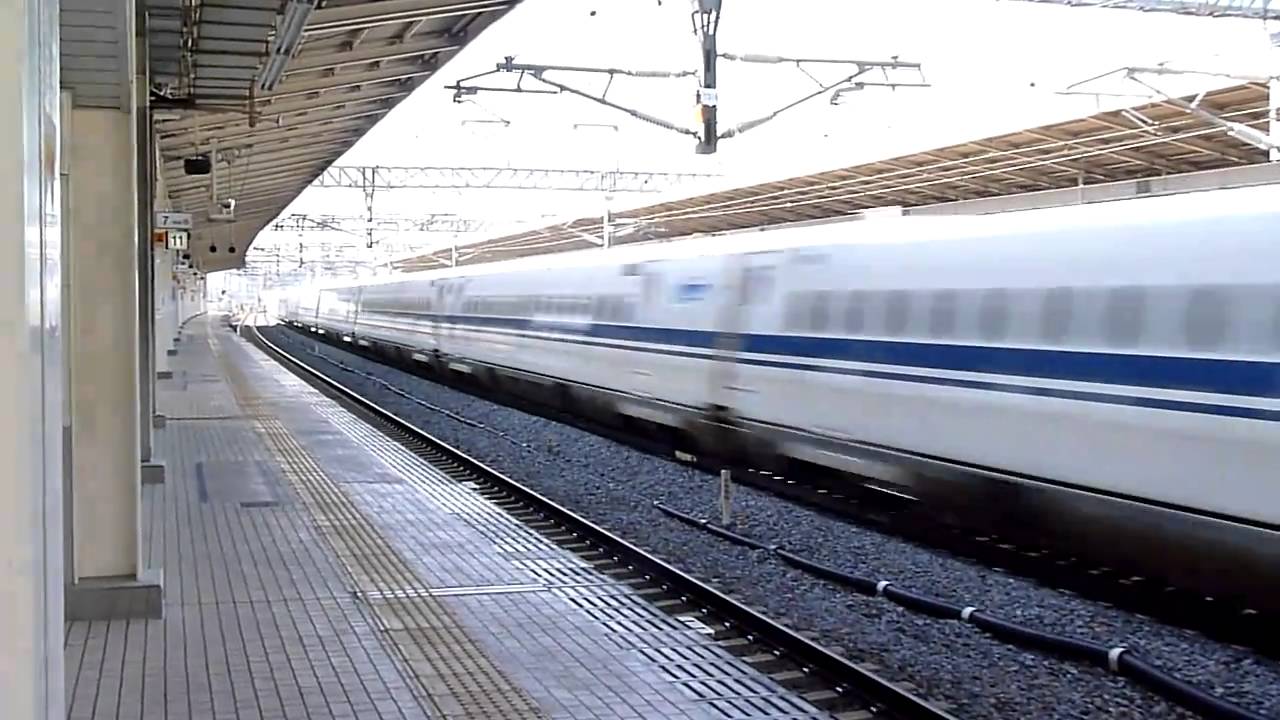 SHINKANSEN, passing at the speed of 270km/h at Maibara Station