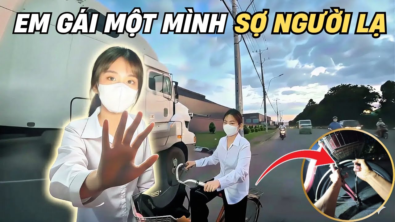 Thương em gái nhỏ xinh xe thủng bánh, em sợ khi có người lạ đến giúp đỡ