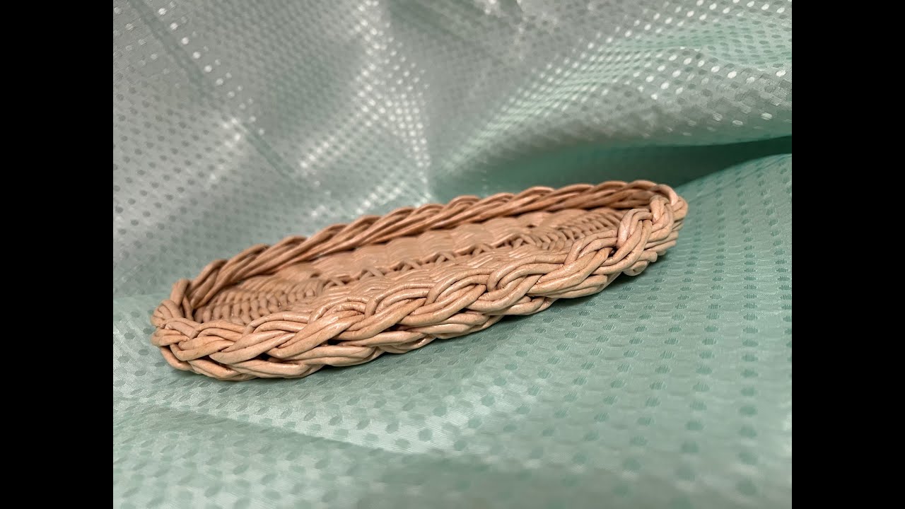 Oval tray with crosses in the center     Овальный поднос с крестиками в центре