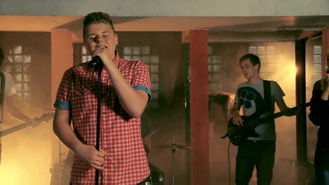 Bob Offenberg - Als Ze Naar Me Kijkt (Offici&euml;le Video Clip)