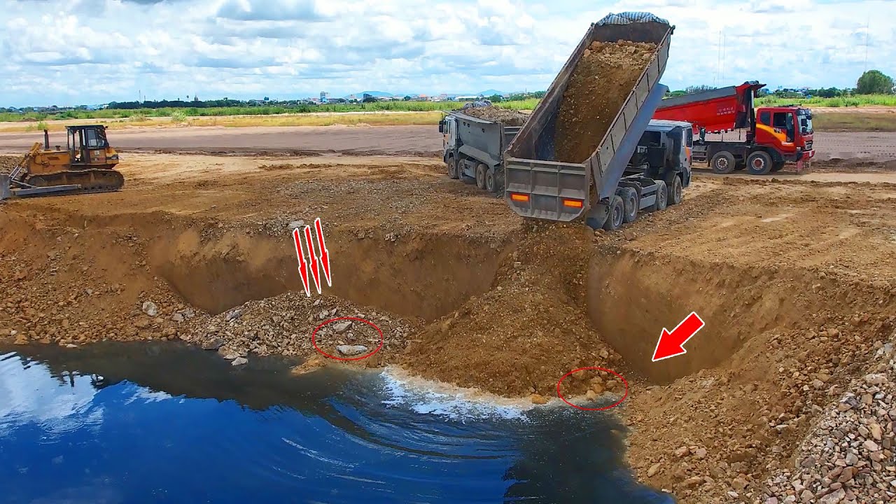 Nicely Side Lake Filling Stone In Water Deep,Operator Skill KomatsuD58 Bulldozer Push Stone In Water
