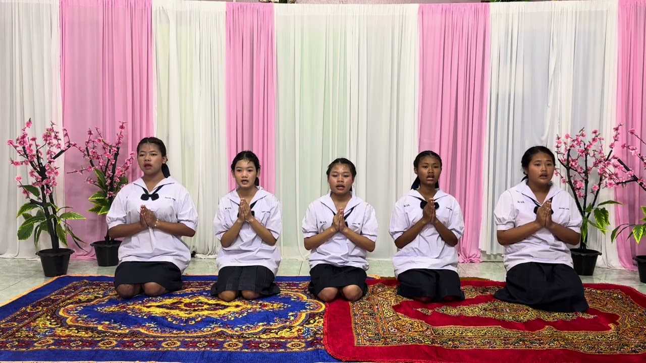 การประกวดสวดมนต์หมู่สรรเสริญพระรัตนตรัย ทำนองสรภัญญะ ประเภททีมหญิงล้วน(มัธยมศึกษา)โรงเรียนวัดกลาง