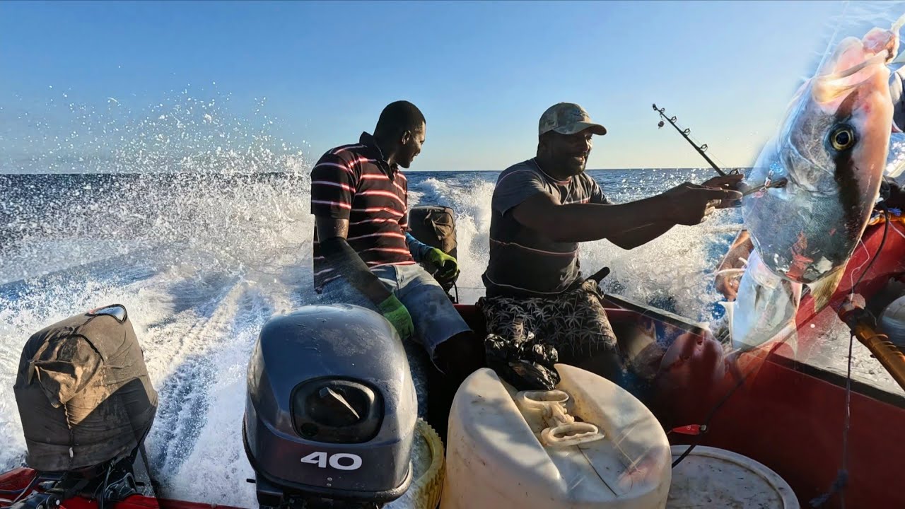 Первый запуск двух двигателей мощностью 100 лошадиных сил для глубоководной рыбалки в открытом море