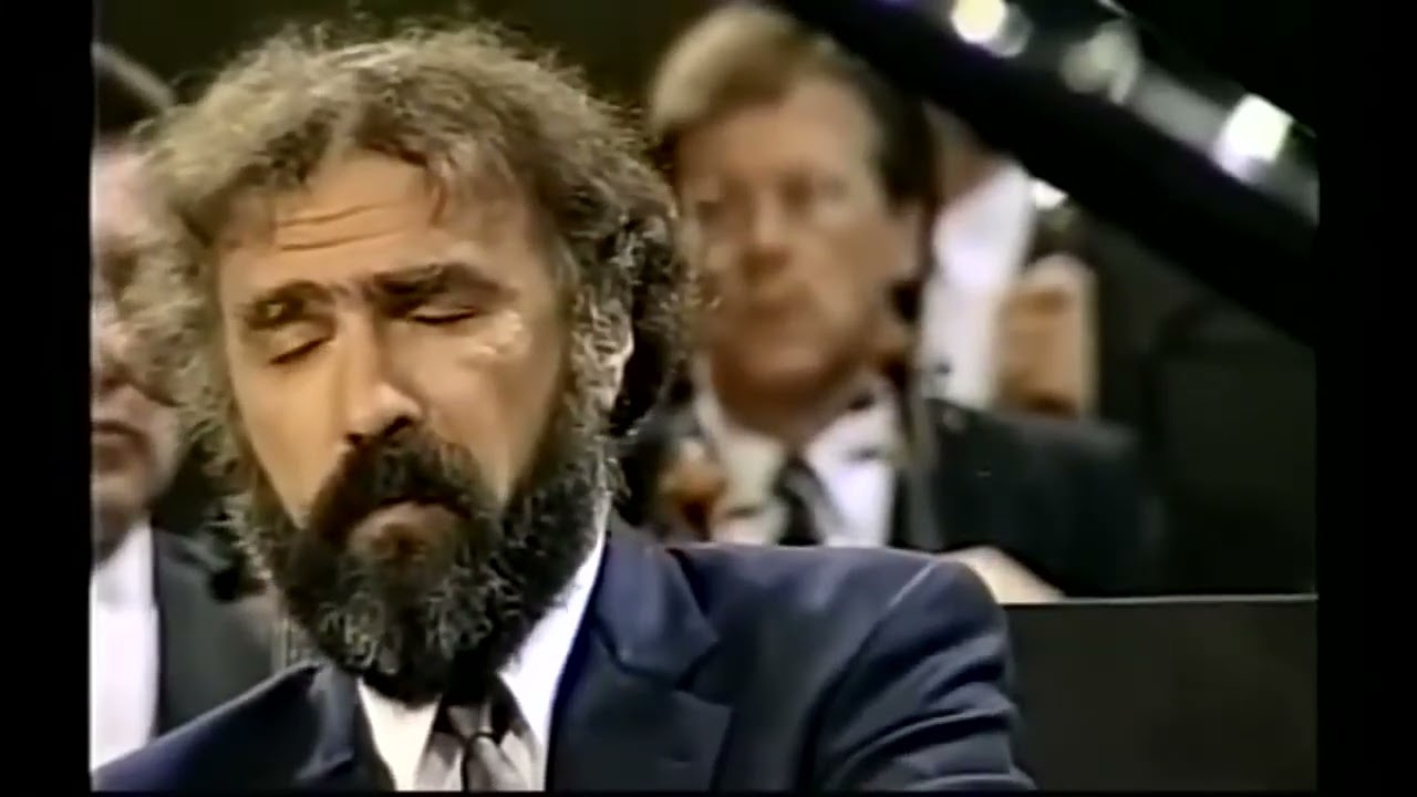 W.Mozart. Piano Concerto #23, K.488 (Radu Lupu. Sándor Végh, Wiener Philharmoniker. Live,1991_09_15)