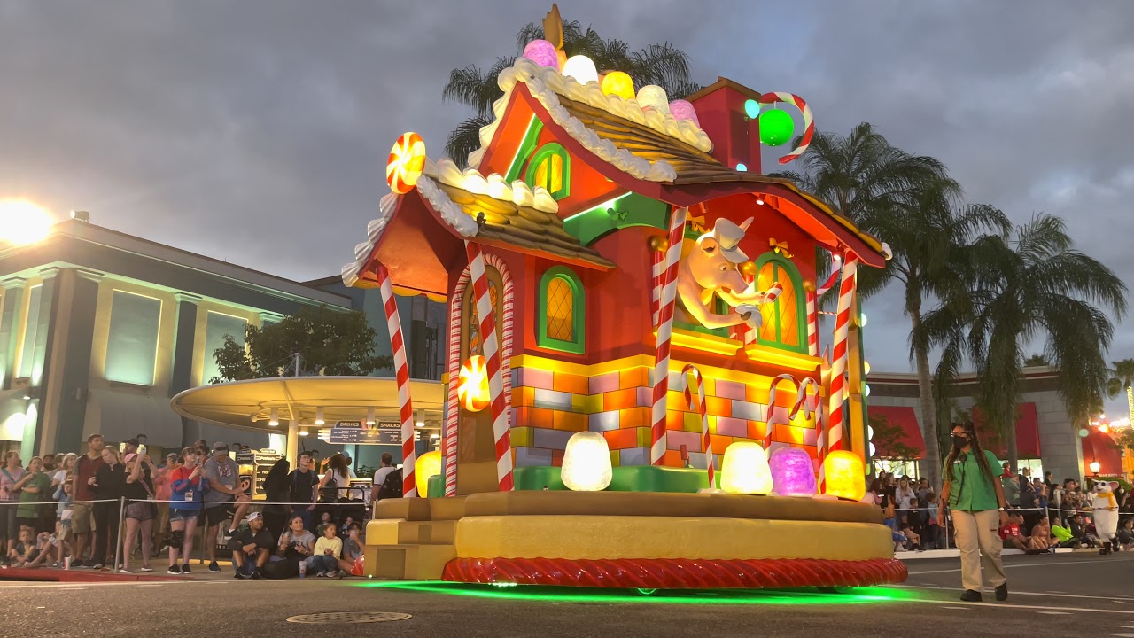 Universal’s Holiday Parade Featuring Macy’s 2021 - November 13th 2021 - Universal Studios Orlando