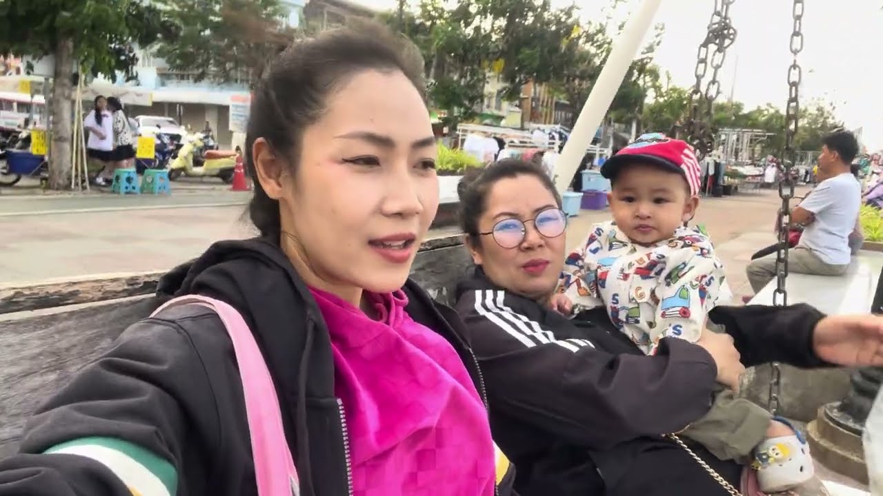 ￼ มิวสิคกำลังหัดพูดตาม🇹🇭เรามาชมโขงครับ