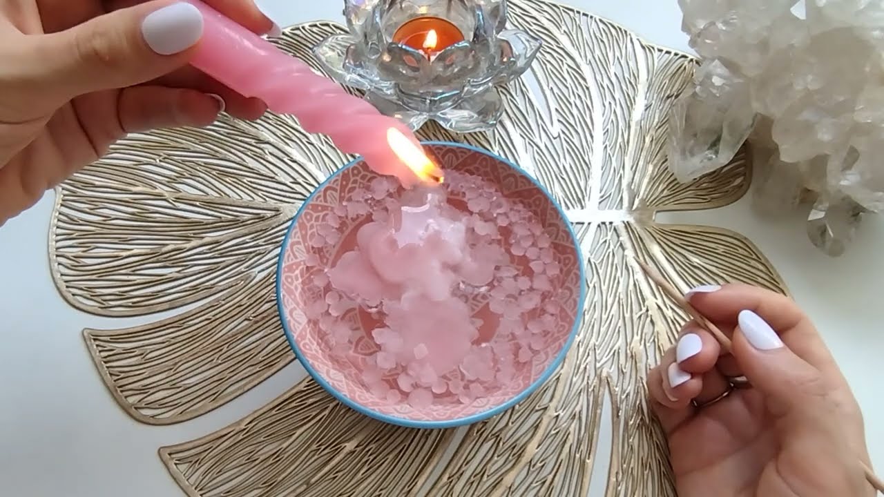 Небом посланный мужчина которого ведут к вам небеса ♥️🗝️🎁 Кто он ???...гадание на воске