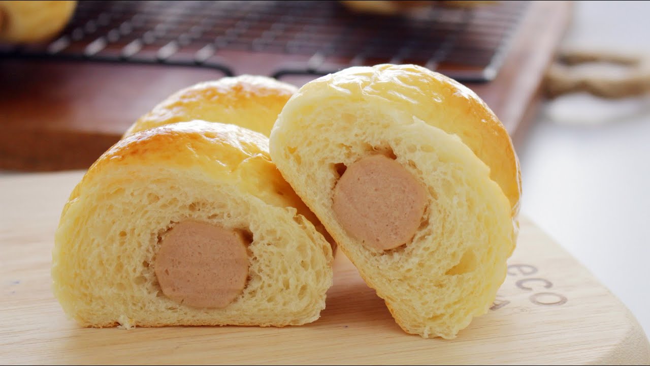 Sausage Bread Rolls 香腸麵包 | Apron