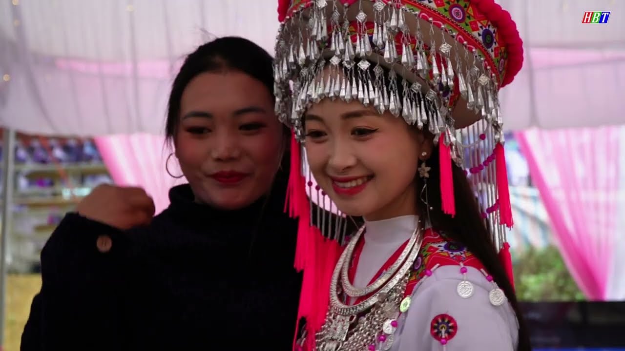CHỢ TẾT MIỀN NÚI - LÙNG PHÌNH | Bất Ngờ Gặp Đám Cưới Gần 200 Mâm | Chợ Tết Tây Bắc