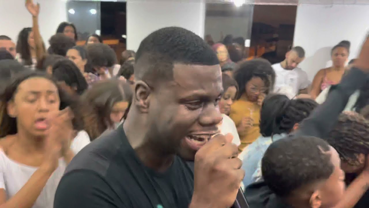 NOITE PENTECOSTAL NA SALA DE ADORAÇÃO 🔥 - Samuel Eleoterio