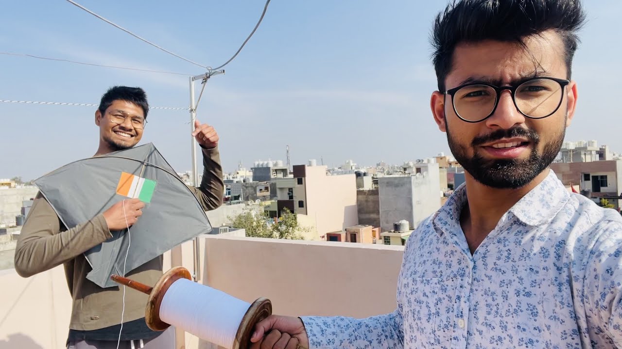 Teaching my editor how to fly kite |Insane 19km/h wind speed🪁🌪