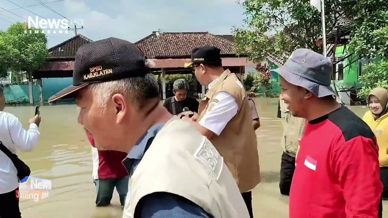 BUPATI KLATEN BERIKAN BANTUAN UNTUK KORBAN BANJIR