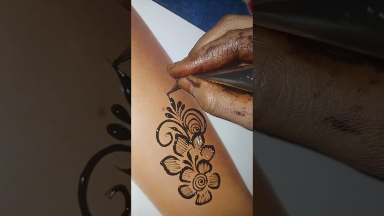 Simple henna Design for Eid