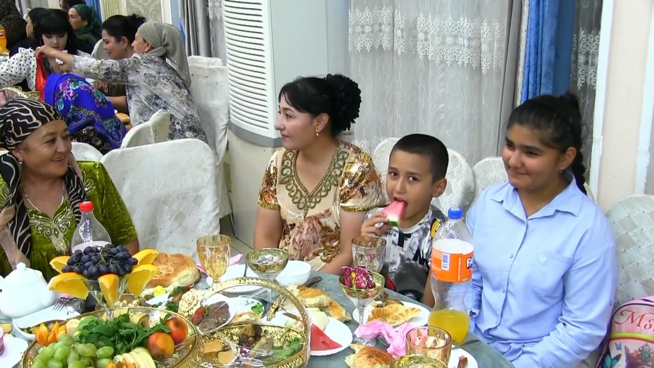 Uchqun Sobirov toʻyda