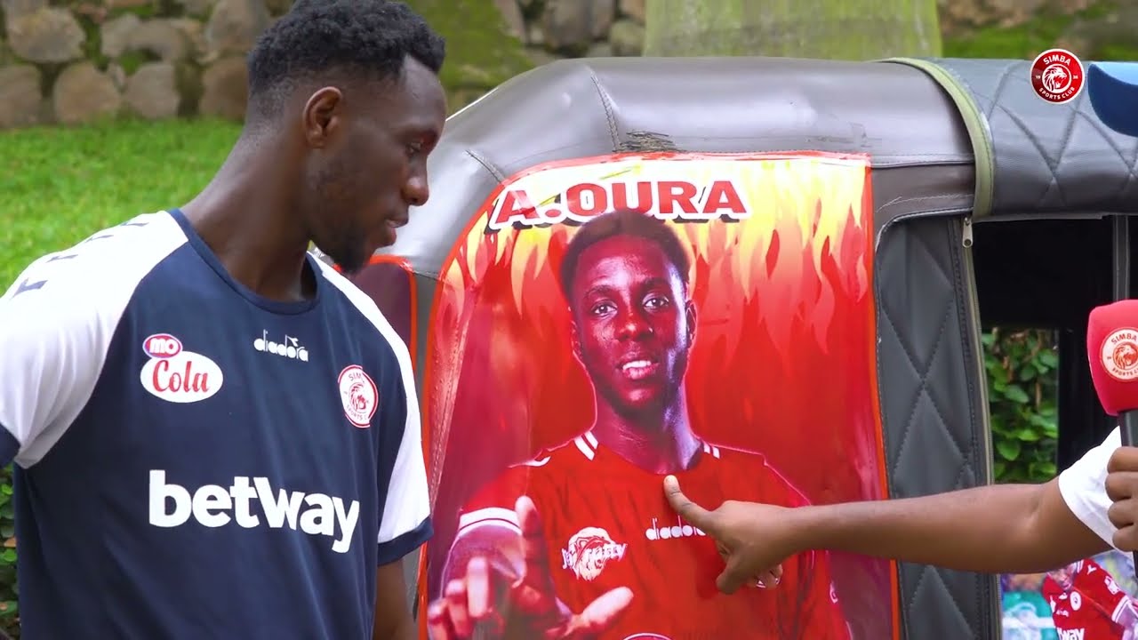 RUSHINE, OURA, GUEYE WAKUTANA NA SHABIKI ALIYEBANDIKA PICHA ZAKE KWENYE BAJAJI YAKE