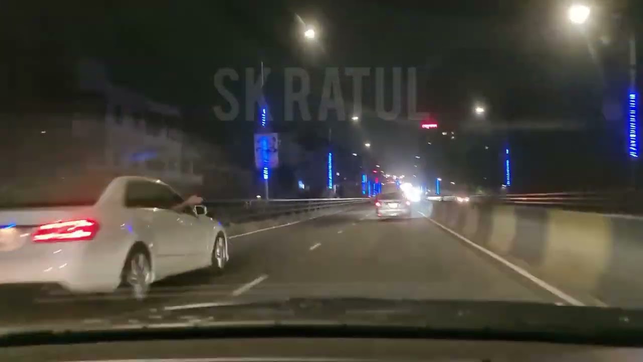 honda civic fd2 vs Mercedes benz. doing fun with asif rahman.