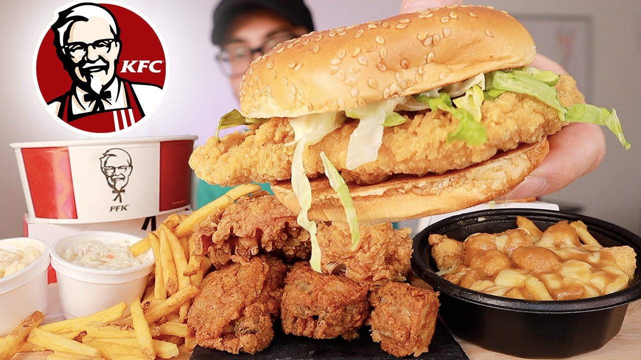 EATING Popcorn Chicken Poutine + Big Crunch Chicken Sandwich | KFC Mukbang