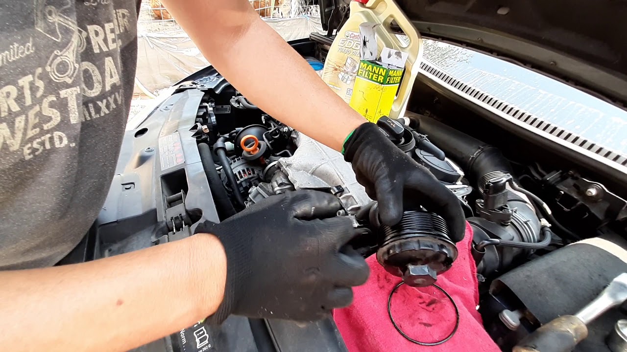 Seat Leon 2.0 TDI (BKD) - Oil Change  (Oil Service)