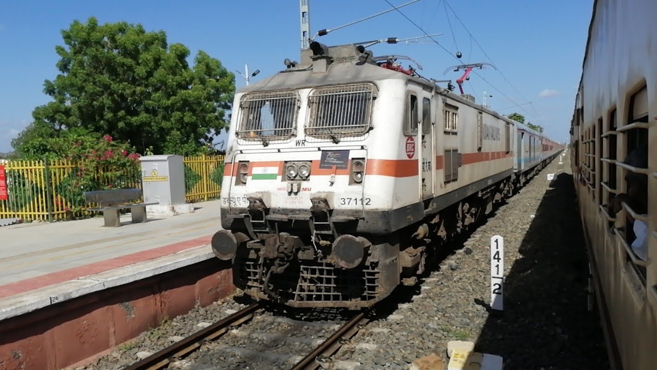12942/Parasnath Express ll पारसनाथ एक्सप्रेस arrival at Songhadh