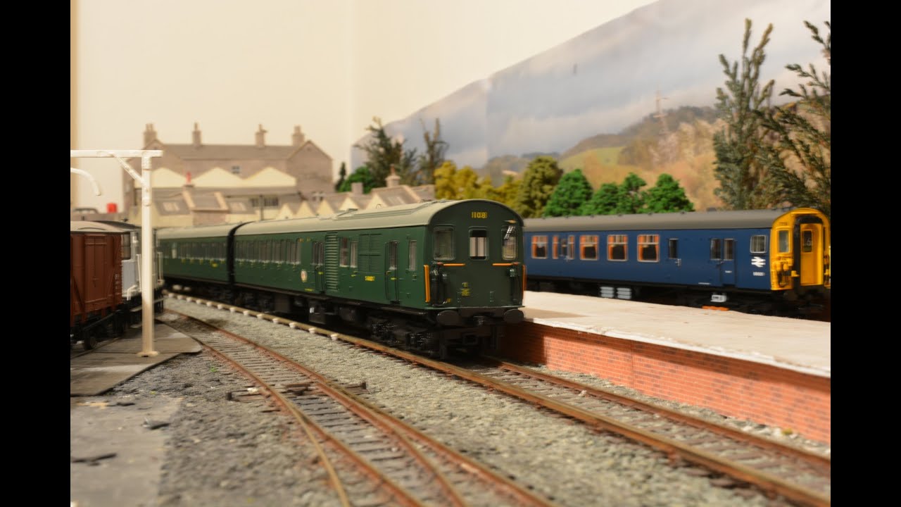 Bachmann/Kernow DCC-sound class 205 DEMU Thumper.