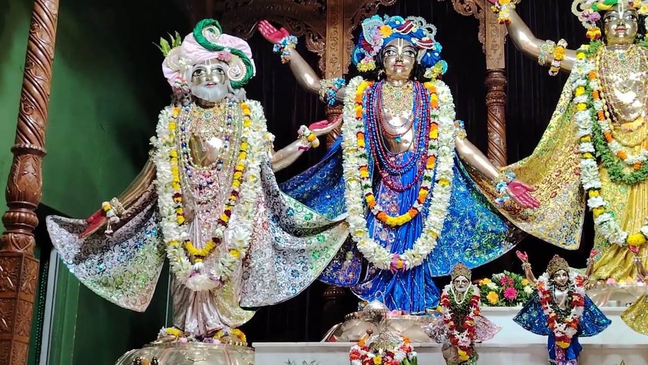Beautiful Singer Darshan of SriSri #Panchatattva #Gour #Nitai from ISKCON Mayapur Chandradaya Temple