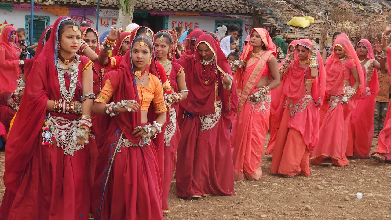 🚙गाड़ी टुय रूय कोरे | Gadi Tuy Ruy Kore | Ads Vijju | Girls Adivasi Dance Video | Adivasi Song 2026