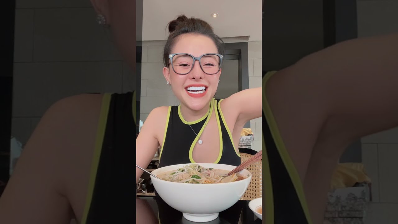 Ngân 98 Trổ Tài Nấu Món Phở Thập Cẩm Đãi Chú Quang