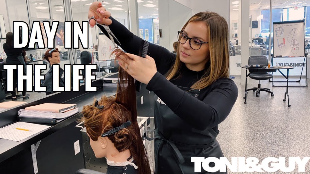 ДЕНЬ ИЗ ЖИЗНИ СТУДЕНТА-КОСМЕТОЛОГА | Академия парикмахерского искусства Toni&Guy