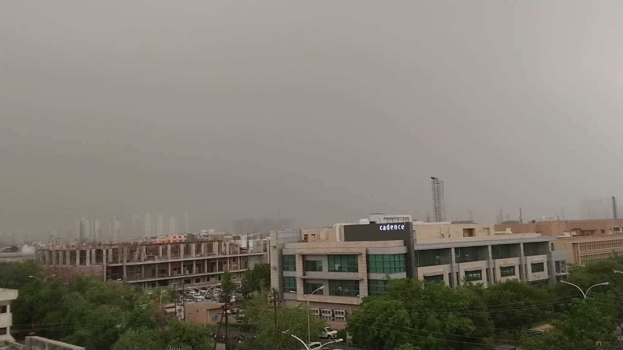 Noida Under Sand Storm ( Becareful)