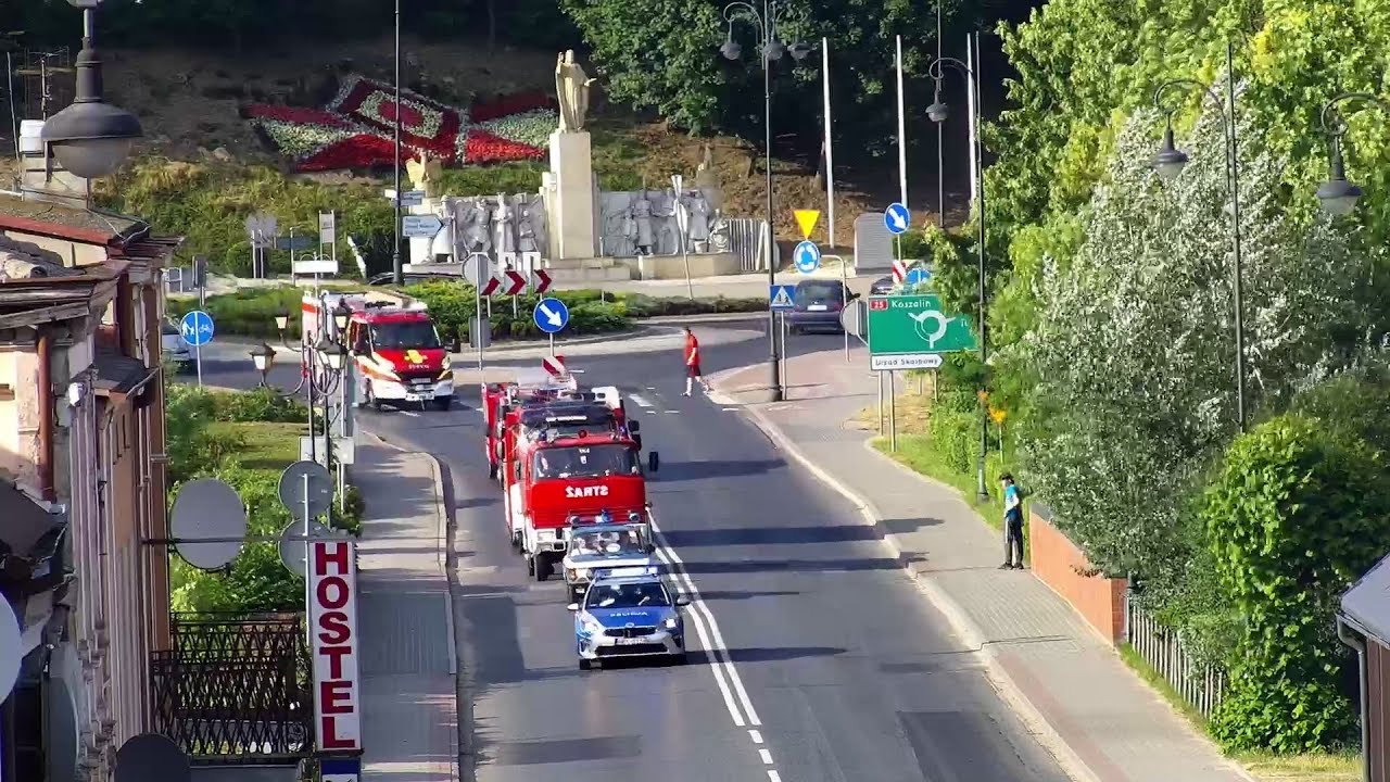 Nowy samochód ratowniczo-gaśniczy dla OSP w Sępólnie Krajeńskim - przejazd przez miasto, 27.06.2021