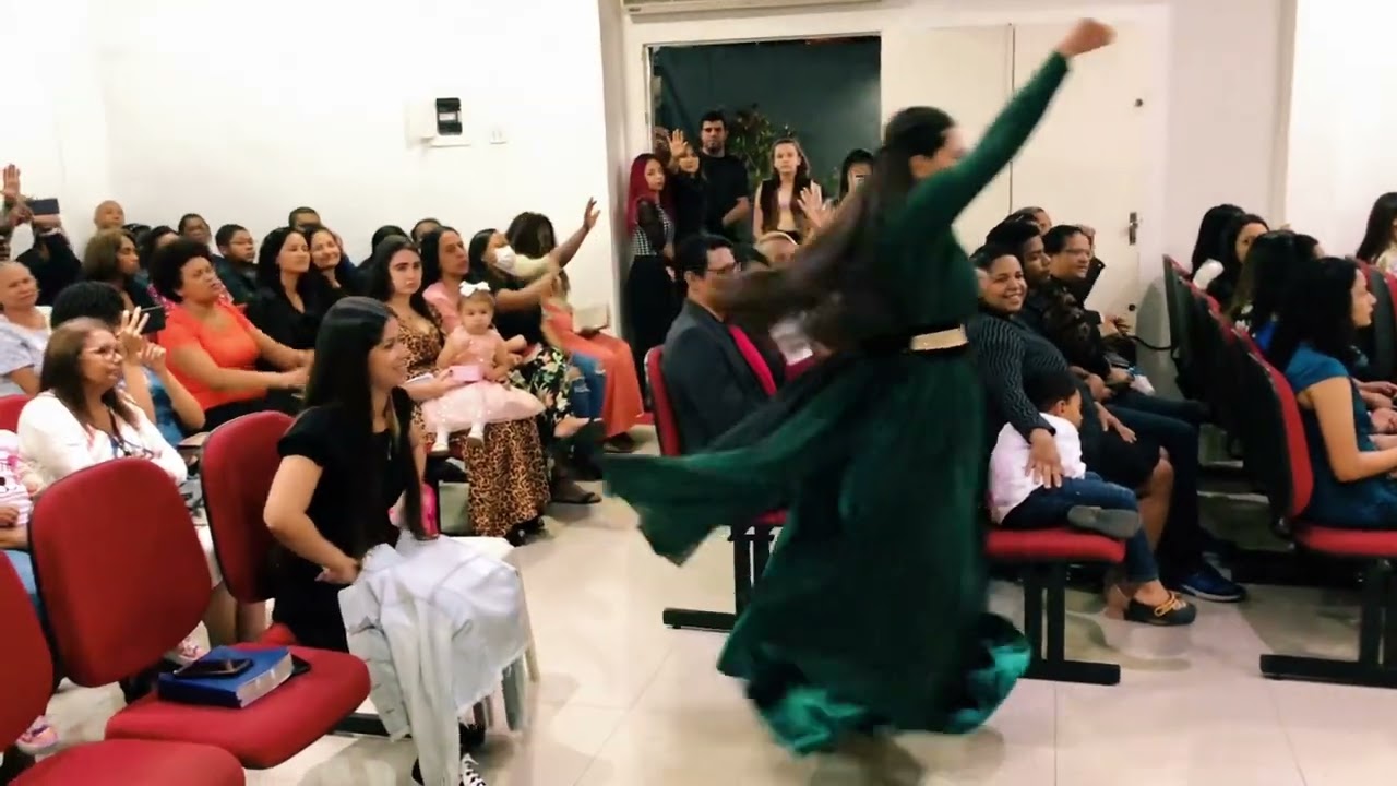 CANTANDO NA GUERRA | Amanda Andrade- Dançando com Deus.