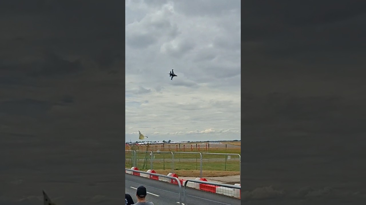 Polish F-16 Dedication Pass 🇵🇱❤️ RIAT 